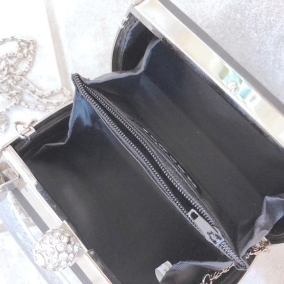 Like New Mini Crossbody Bag / Purse - Picture 5 of 8